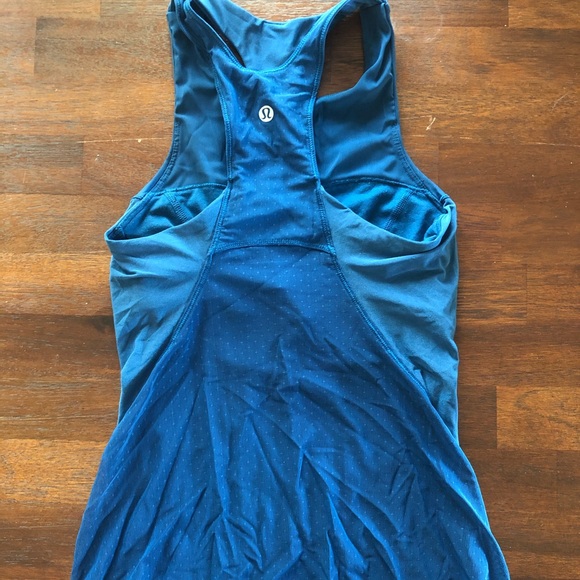 Lululemon Workout Top Size 2 - Worn Only Once! - Picture 1 of 2